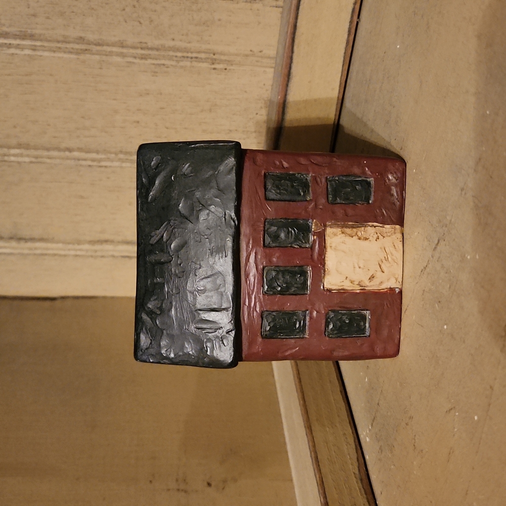 Primitive House Accent